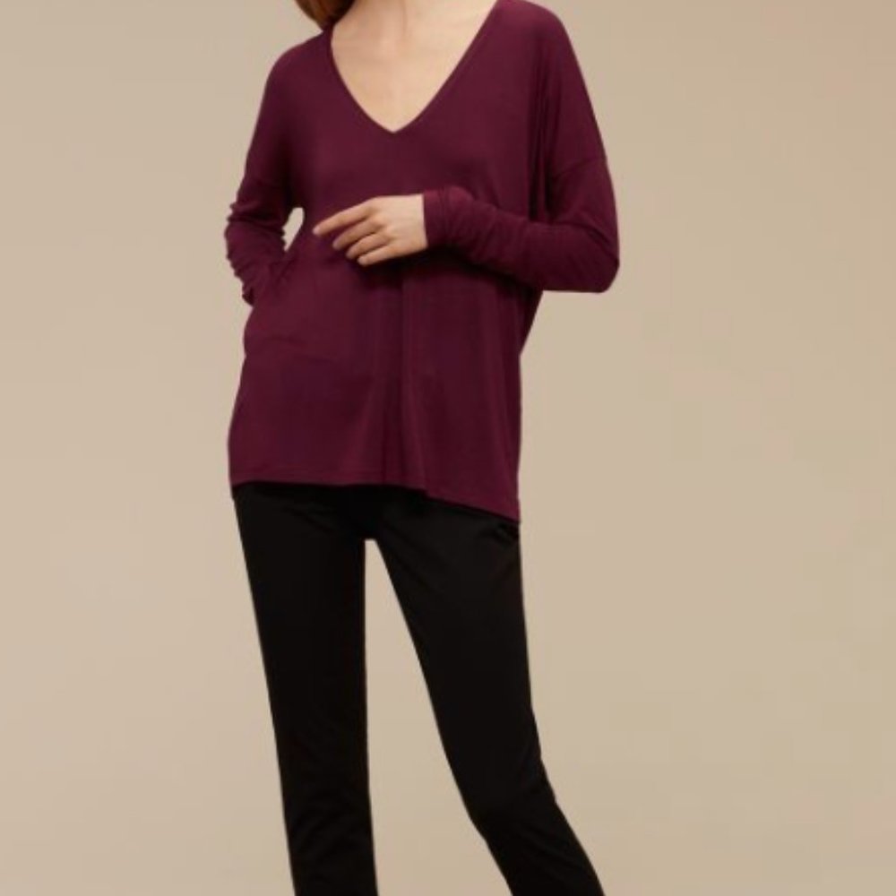 Aritzia Babaton Baylor Front Pockets V-neck Warm Sweater size XS
